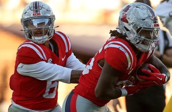 Ole Miss-Texas Picks, Predictions & Odds: College Football Week 8
